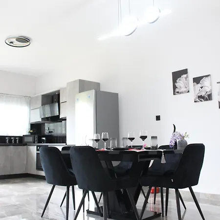 Be My Guest At Nyaraló