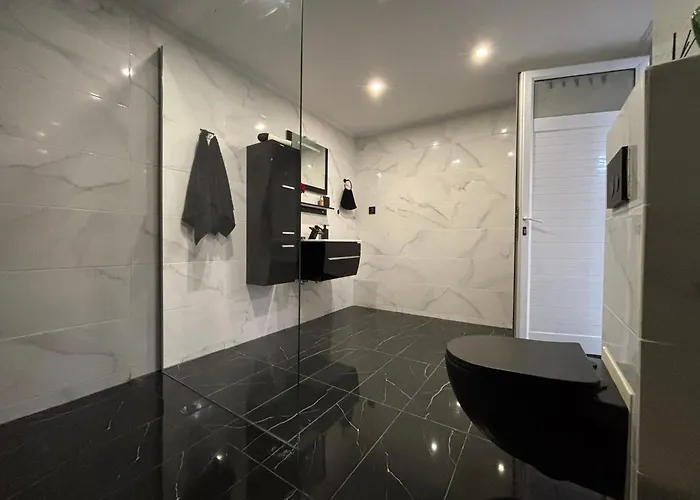 Be My Guest At * קלמאטה