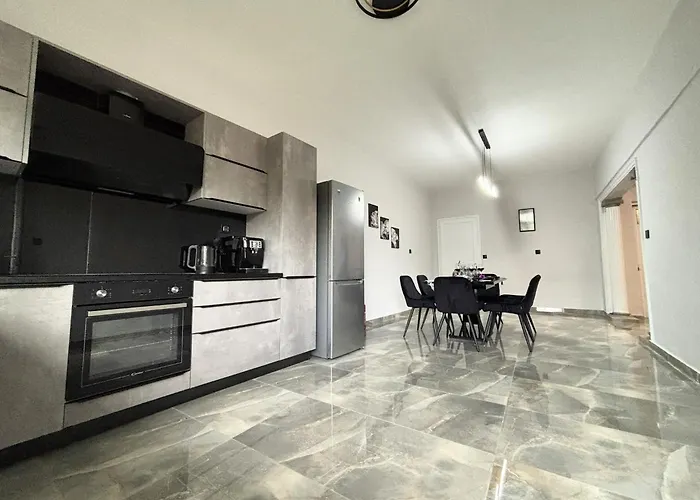 Be My Guest At * קלמאטה